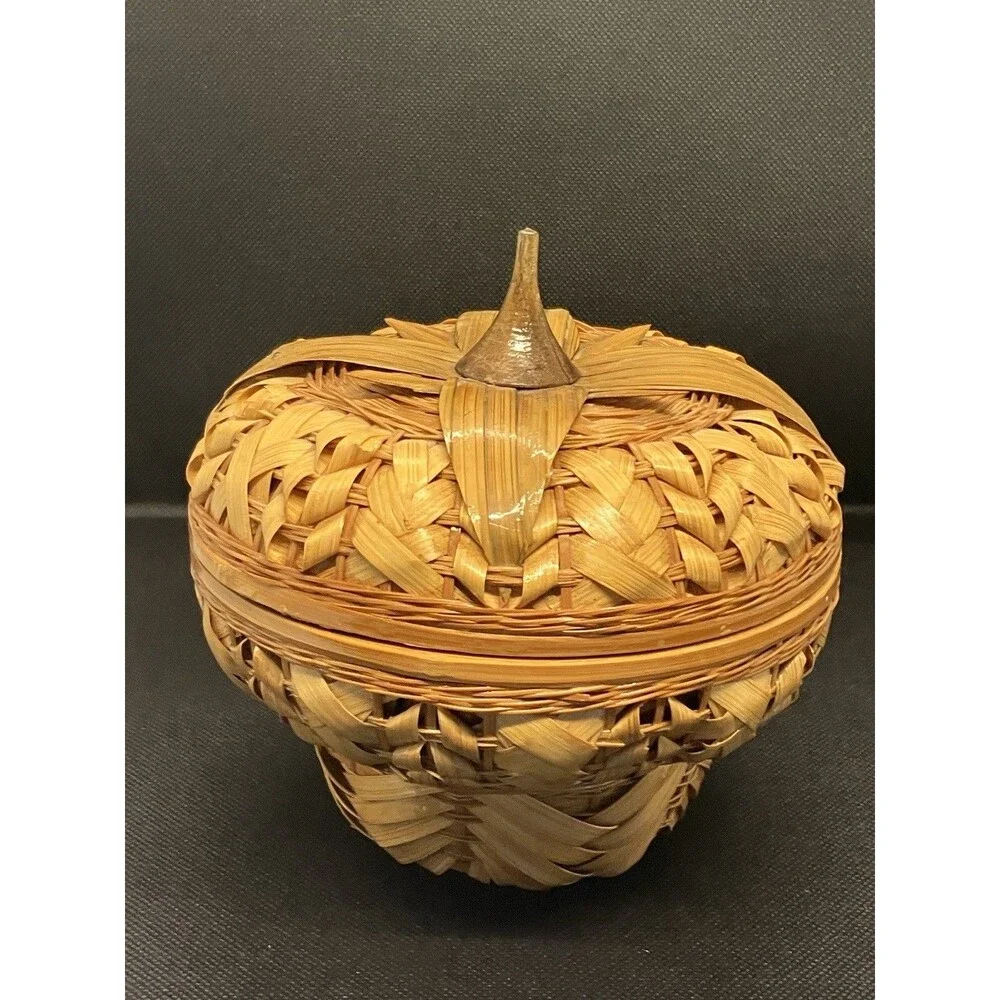 Acorn Shaped Brown Woven Wicker Basket w/ Lid Autumn Fall Thanksgiving 5.5”